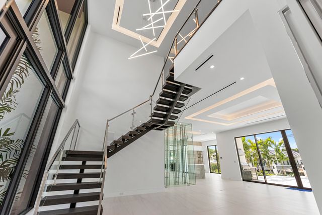 940 Dogwood Drive, Delray Beach, FL 33483