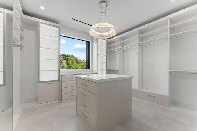 940 Dogwood Drive, Delray Beach, FL 33483