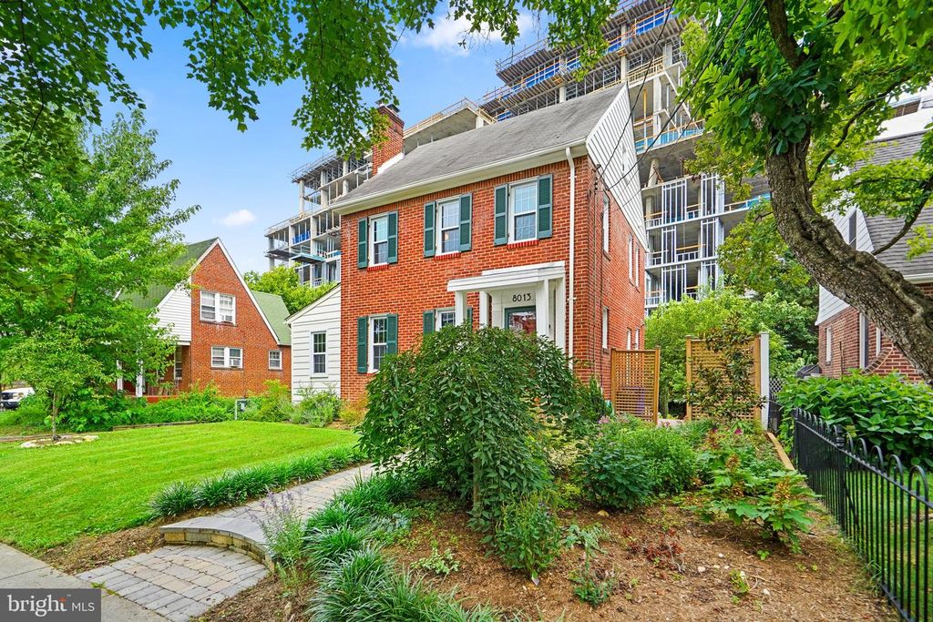 8013 GLENBROOK RD, Bethesda, MD 20814