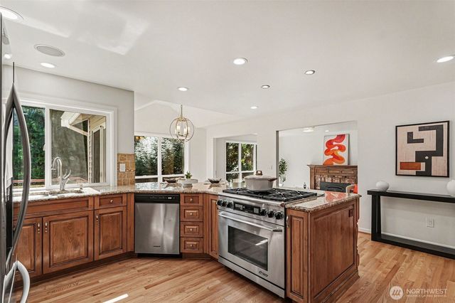 23405 SE 27th Court, Sammamish, WA 98075