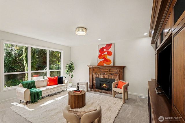 23405 SE 27th Court, Sammamish, WA 98075