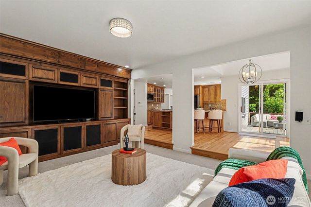 23405 SE 27th Court, Sammamish, WA 98075