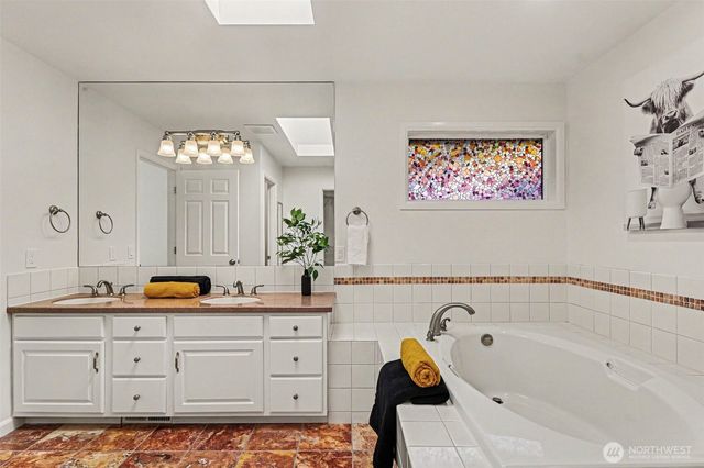 23405 SE 27th Court, Sammamish, WA 98075