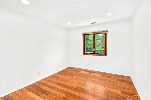 907 Curtiss Street 101, Downers Grove, IL 60515