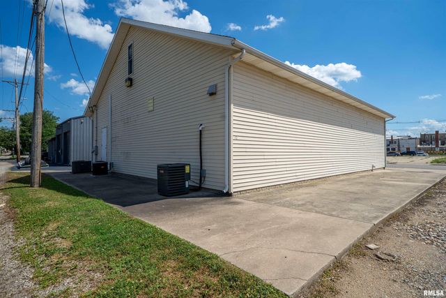 353 ANN ELIZA Street, Pekin, IL 61554