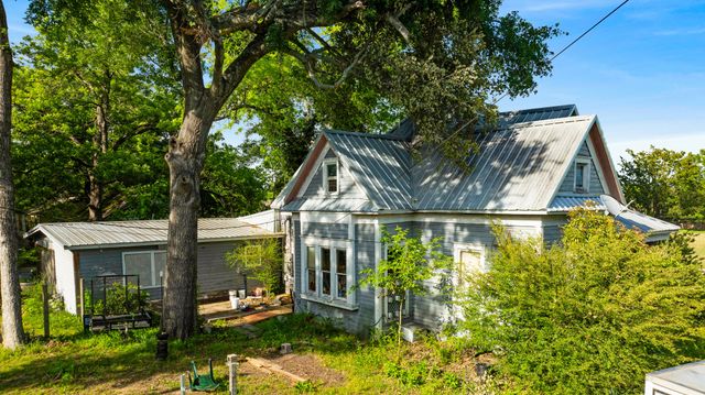 1975 E Cherry, Paris, TX 75460