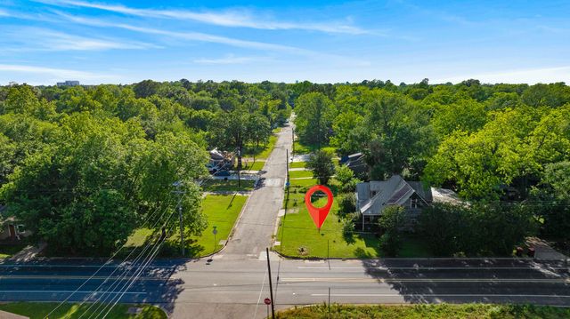 1975 E Cherry, Paris, TX 75460