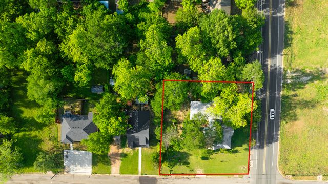 1975 E Cherry, Paris, TX 75460
