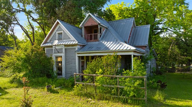 1975 E Cherry, Paris, TX 75460