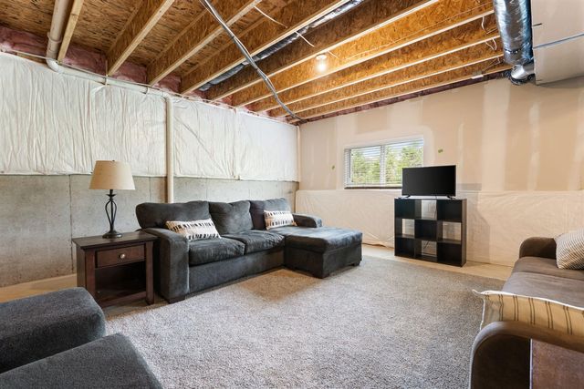 568 Ivyland Street, Ann Arbor, MI 48108