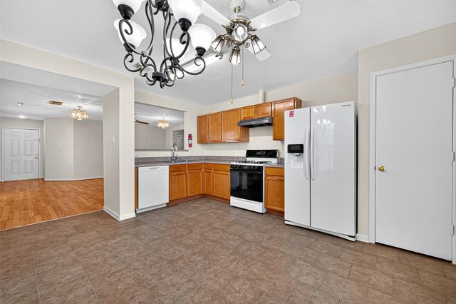 8414 Dovecott Lane, Houston, TX 77083
