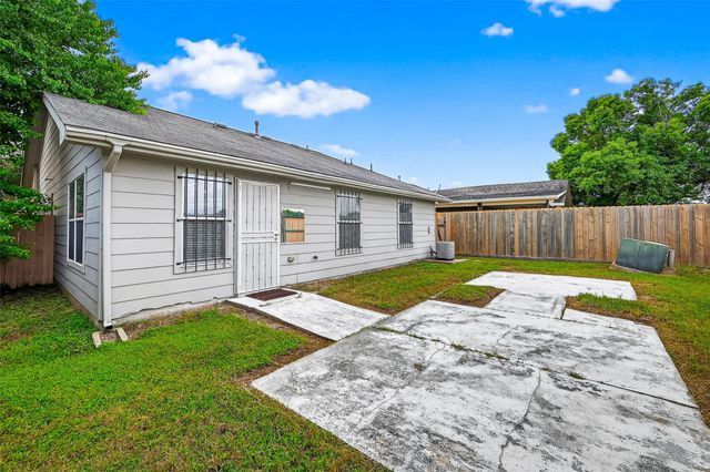 8414 Dovecott Lane, Houston, TX 77083