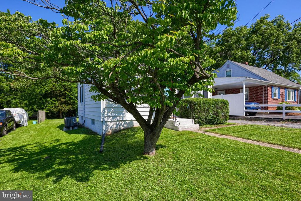 27 PLYMOUTH AVE, Lancaster, PA 17602