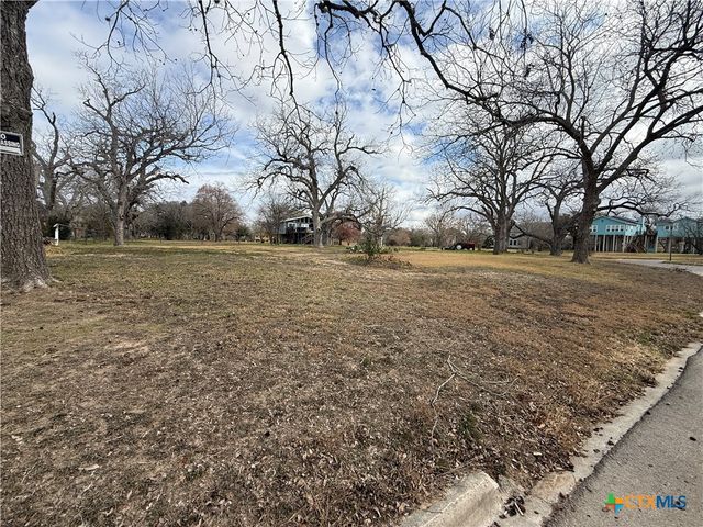 69 S Hampton Drive, Seguin, TX 78155