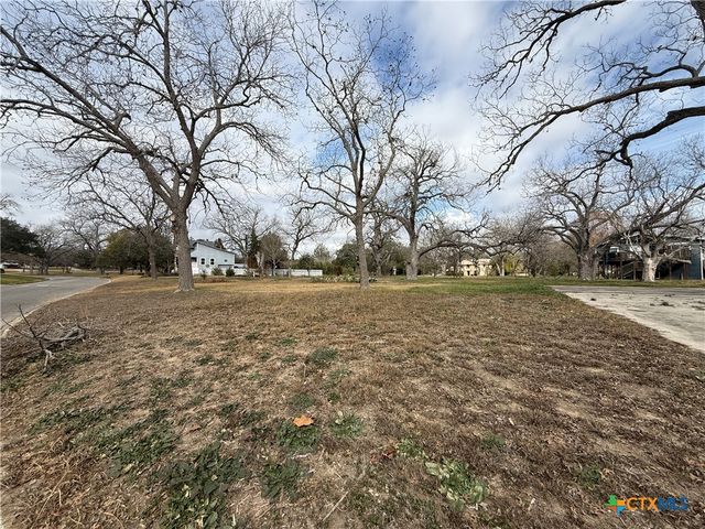 69 S Hampton Drive, Seguin, TX 78155