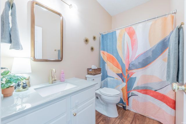 9417 S Harbour Pointe Drive, Bloomington, IN 47401