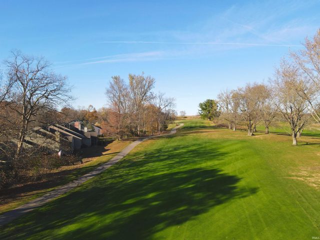 9417 S Harbour Pointe Drive, Bloomington, IN 47401