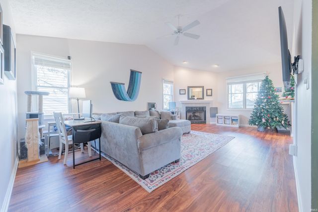 9417 S Harbour Pointe Drive, Bloomington, IN 47401