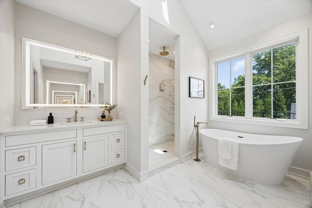 37 S Stough Street, Hinsdale, IL 60521
