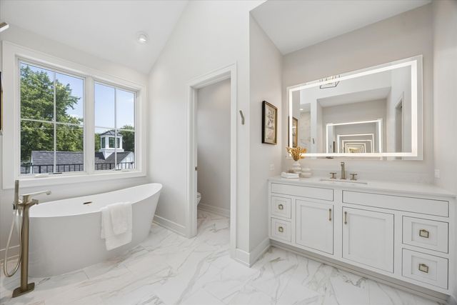 37 S Stough Street, Hinsdale, IL 60521