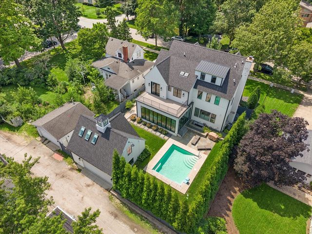 37 S Stough Street, Hinsdale, IL 60521
