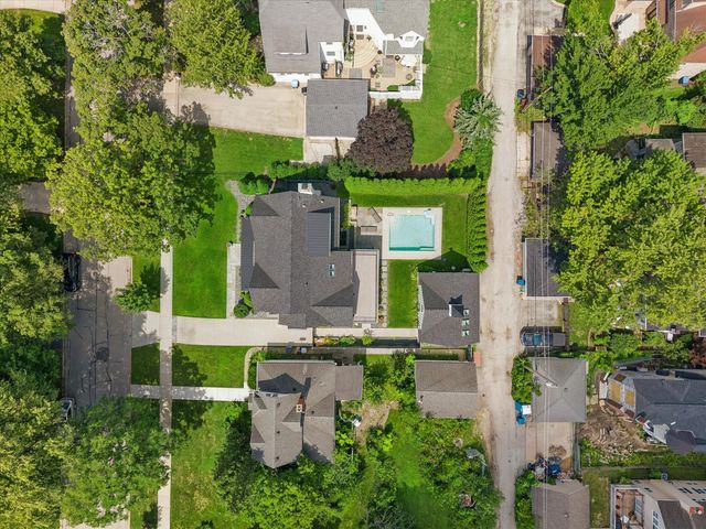 37 S Stough Street, Hinsdale, IL 60521
