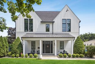 37 S Stough Street, Hinsdale, IL 60521