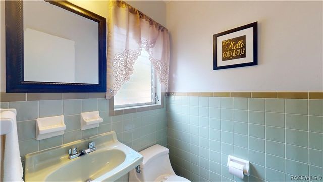 121 N Seminole Avenue, Inverness, FL 34450