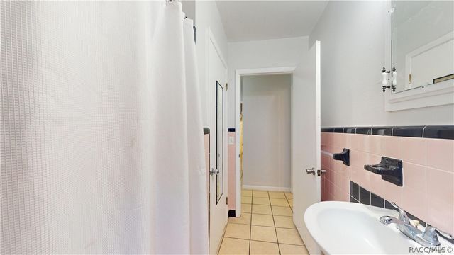 121 N Seminole Avenue, Inverness, FL 34450