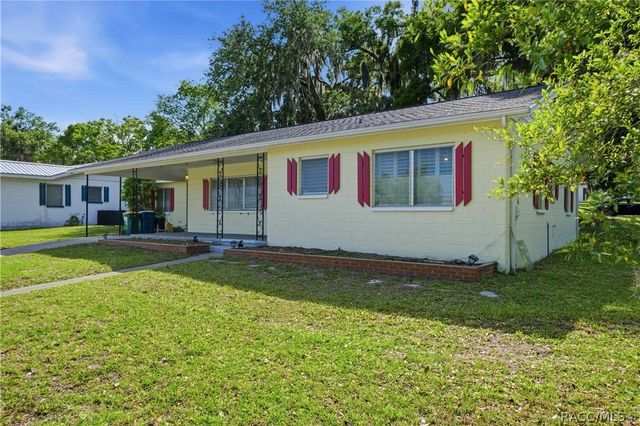 121 N Seminole Avenue, Inverness, FL 34450