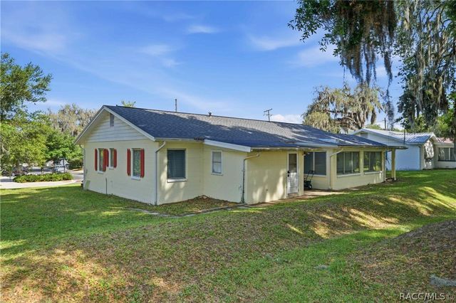 121 N Seminole Avenue, Inverness, FL 34450