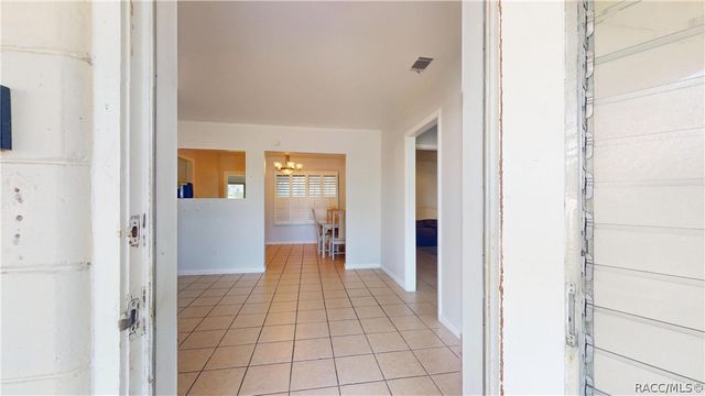 121 N Seminole Avenue, Inverness, FL 34450