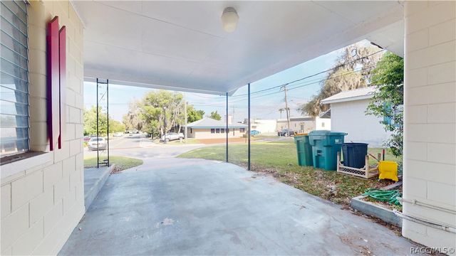 121 N Seminole Avenue, Inverness, FL 34450