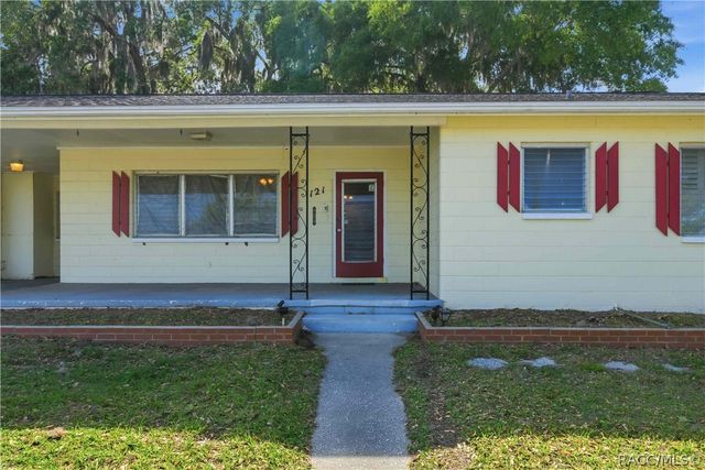 121 N Seminole Avenue, Inverness, FL 34450