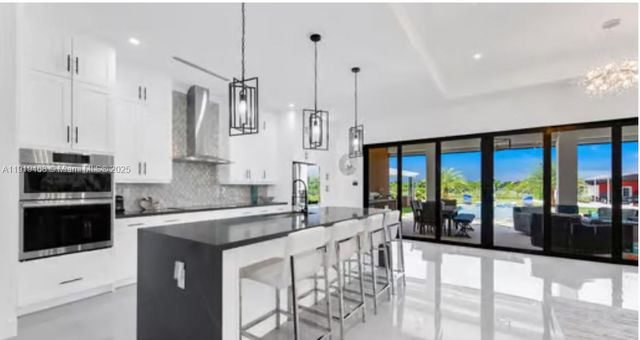 18261 SW 224th St, Miami, FL 33170