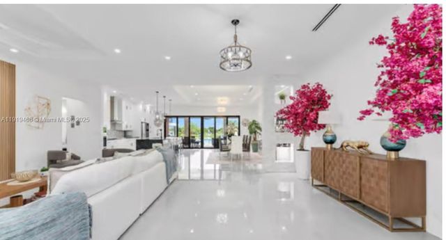 18261 SW 224th St, Miami, FL 33170