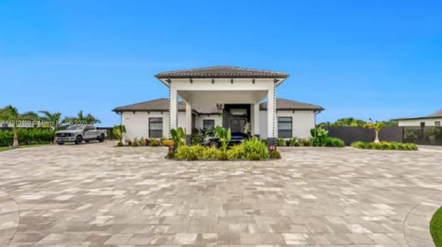 18261 SW 224th St, Miami, FL 33170