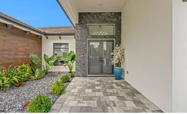 18261 SW 224th St, Miami, FL 33170