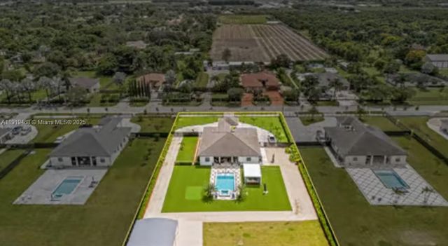 18261 SW 224th St, Miami, FL 33170