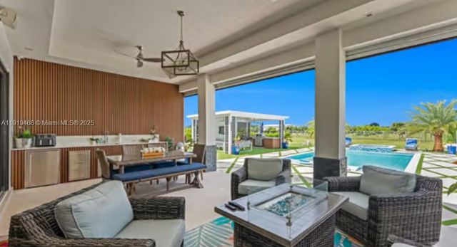 18261 SW 224th St, Miami, FL 33170