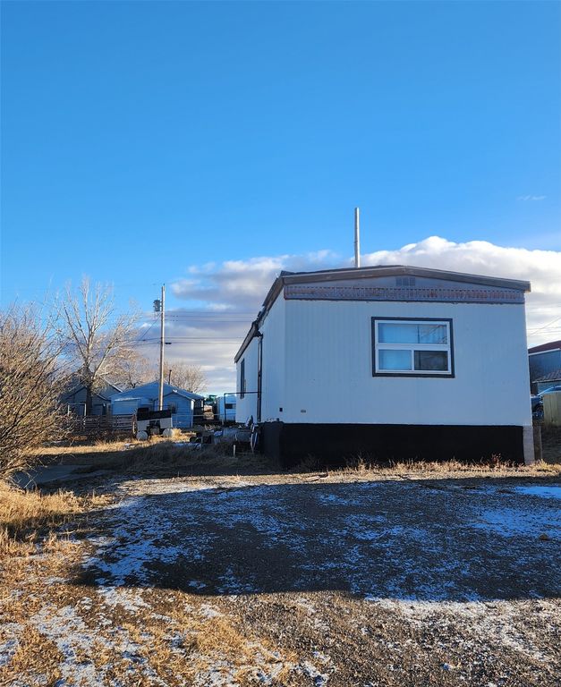 125 5th Avenue NE, Cut Bank, MT 59427