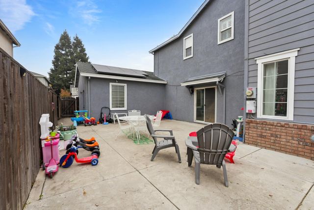 2363 Old Rose Ln, Turlock, CA 95382