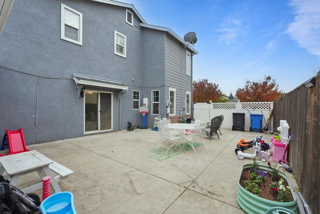 2363 Old Rose Ln, Turlock, CA 95382