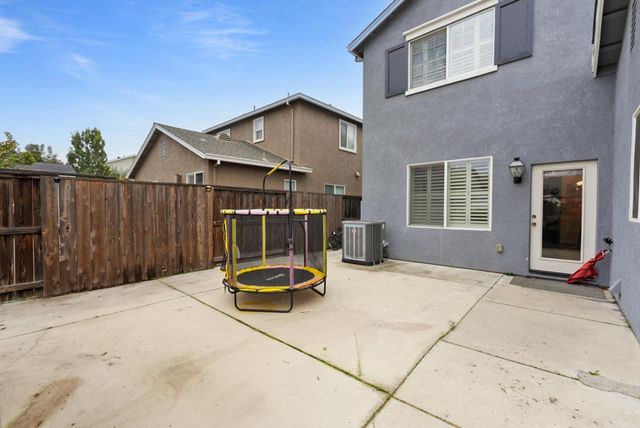 2363 Old Rose Ln, Turlock, CA 95382