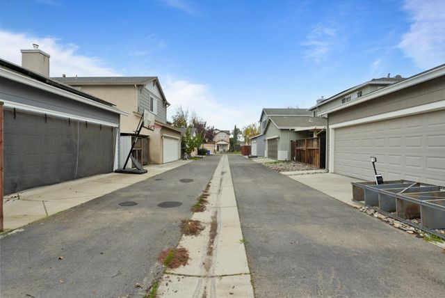 2363 Old Rose Ln, Turlock, CA 95382