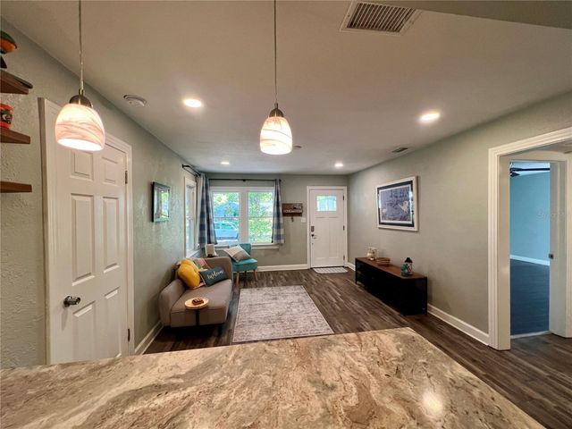 1014 E CRAWFORD STREET, Tampa, FL 33604