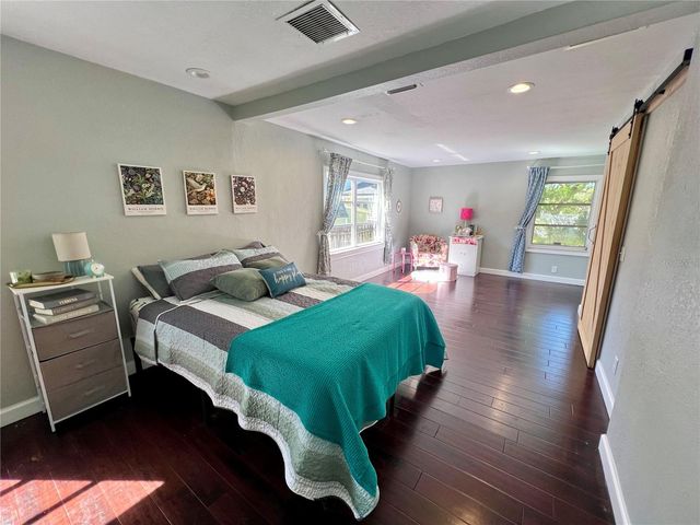 1014 E CRAWFORD STREET, Tampa, FL 33604