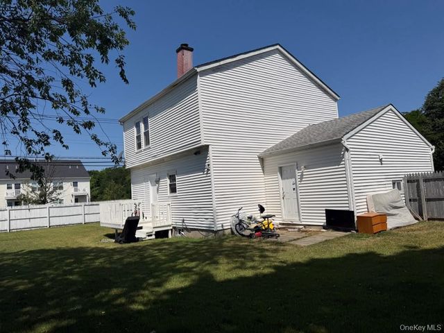 2 E Elm Street, Central Islip, NY 11722