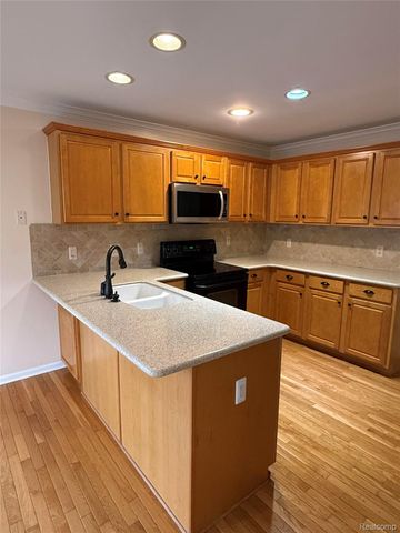 21629 Knights Lane, Brownstown Charter Township, MI 48183