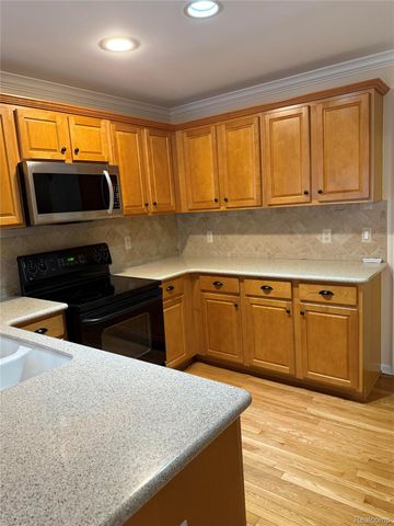 21629 Knights Lane, Brownstown Charter Township, MI 48183